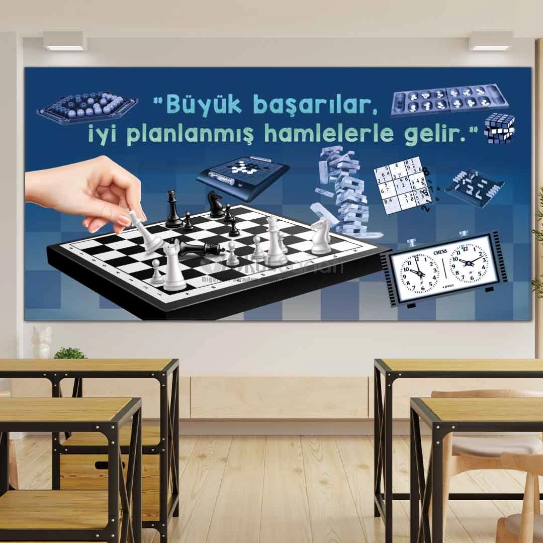 Satranç ve Zekâ Oyunları Sınıfı Okul Posteri